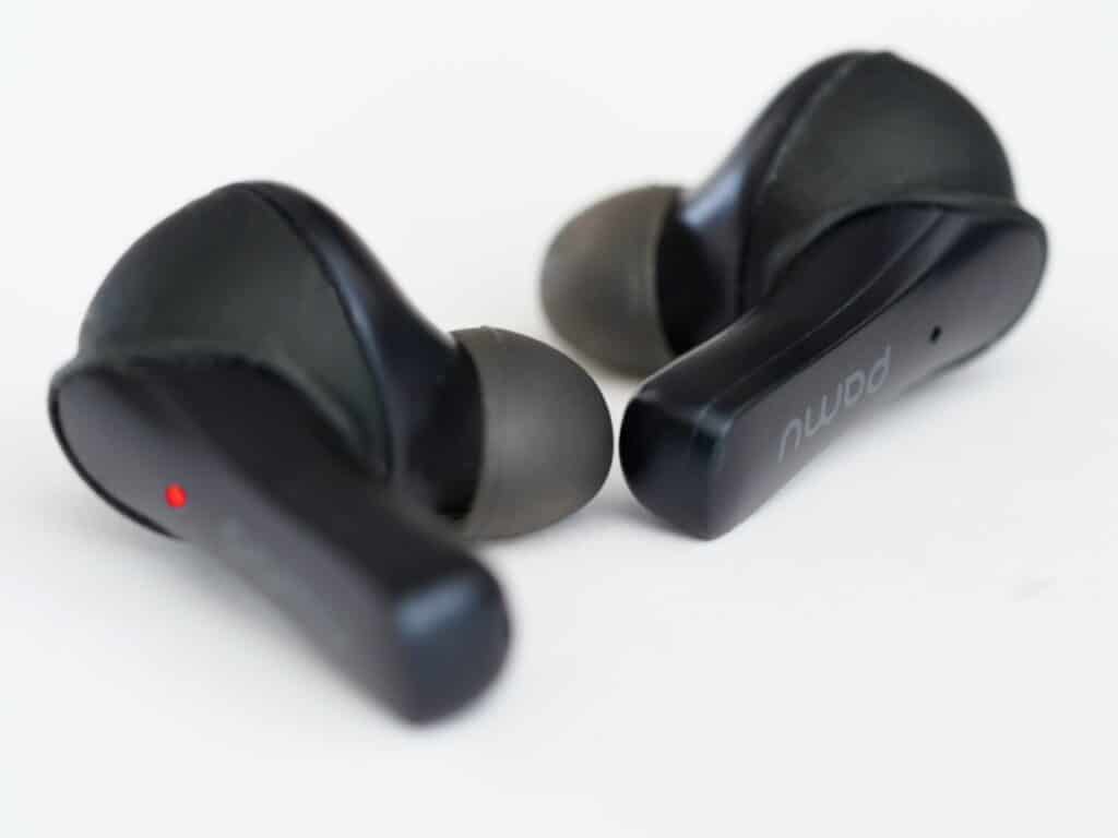 Kuinka Ladata Bluetooth-Kuulokkeesi Virtapankilla