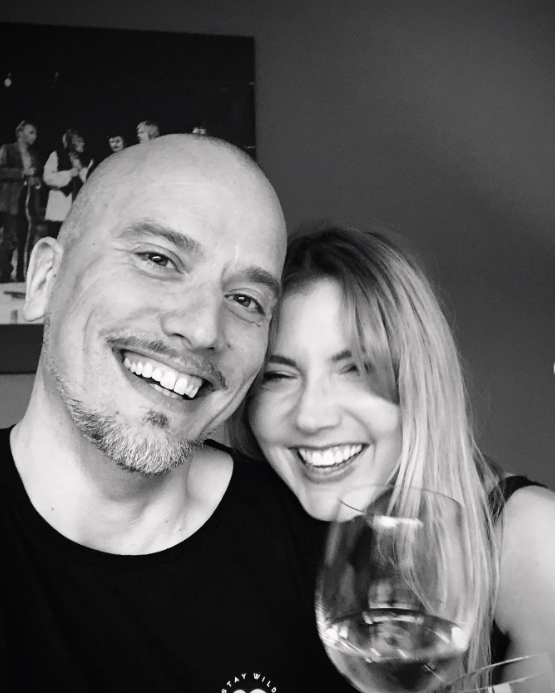 Toni Lähde ja hänen puolisonsa Jenni Alexandrova yhdessä