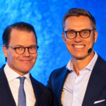 Alexander Stubb poseerasi Keanu Reevesin kanssa New Yorkissa
